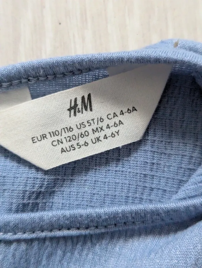 Robe fille H&M 5/6 ans - photo numéro 3