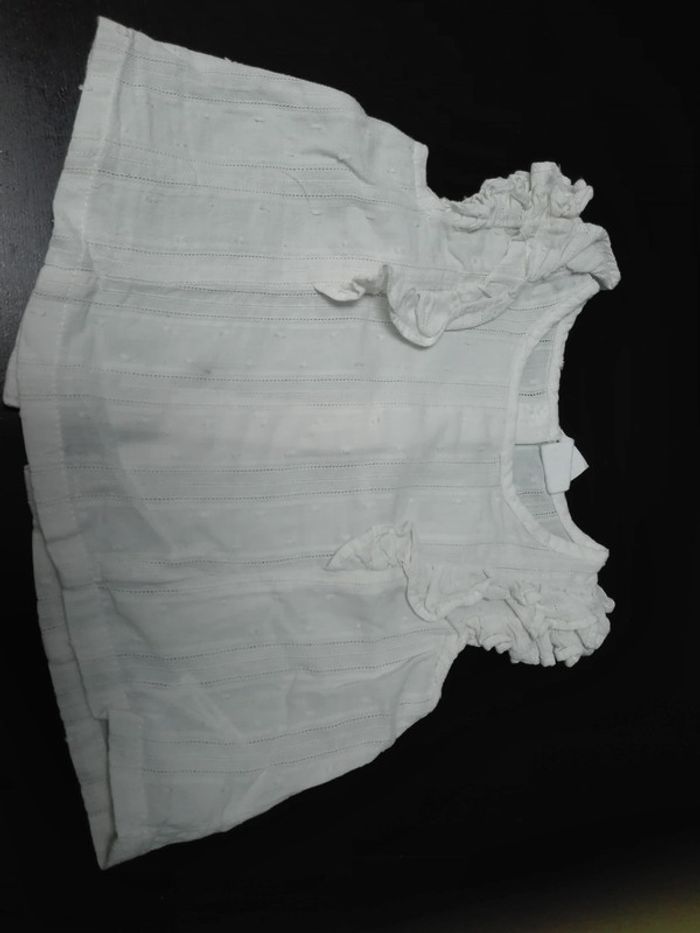 Tunique sans manches crème volants