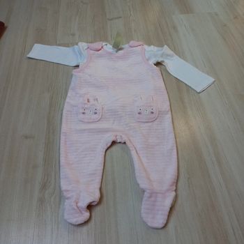 Salopette avec haut manches longues ou pyjama