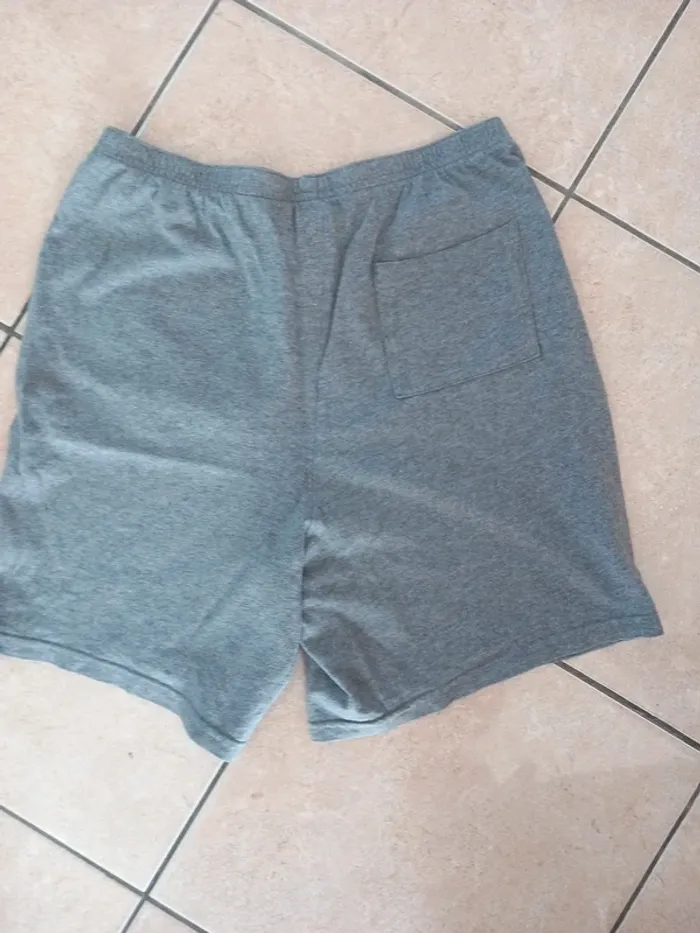 Short gris taille 14/15 ans Décathlon - photo numéro 3