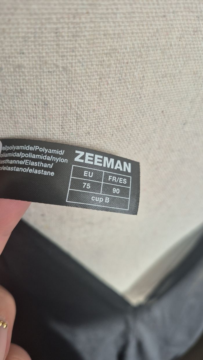 Nuisette noir - photo numéro 5