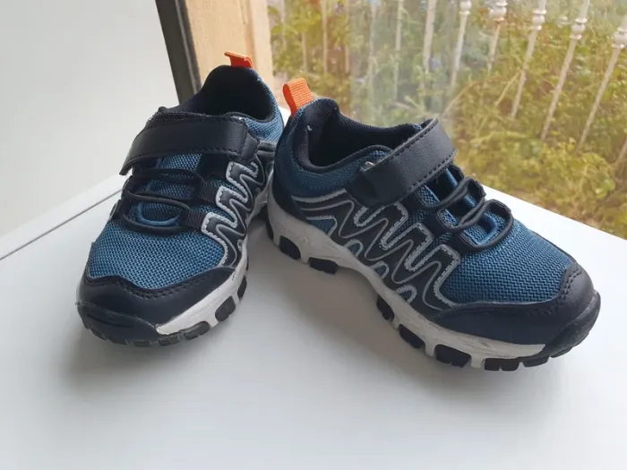 Chaussures neuves garçon Trappeur taille 25