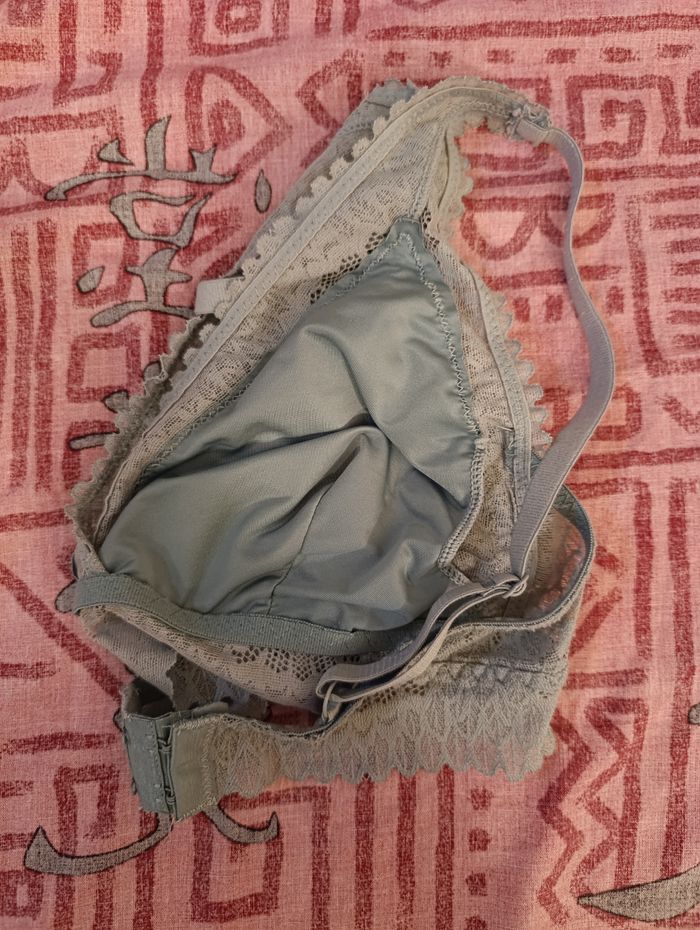 Soutien gorge vert a dentelle - photo numéro 4