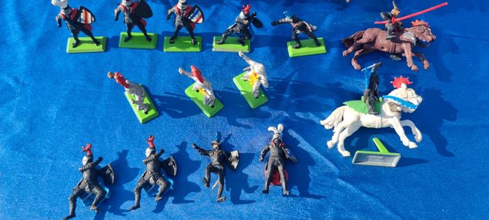 Lot de 31 Chevaliers cavaliers Britains - photo numéro 7