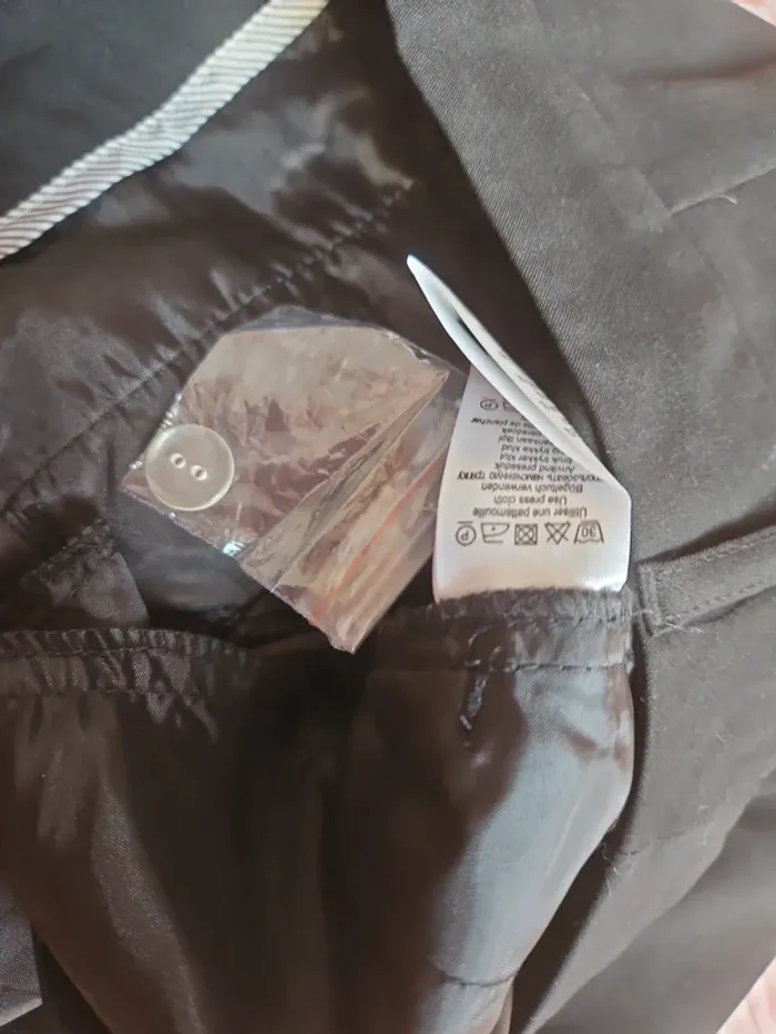 Pantalon noir - photo numéro 3