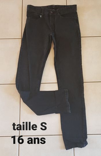 Jean taille S ou 16 ans