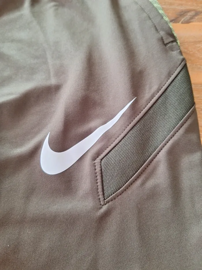 Jogging femme Nike taille M - photo numéro 2