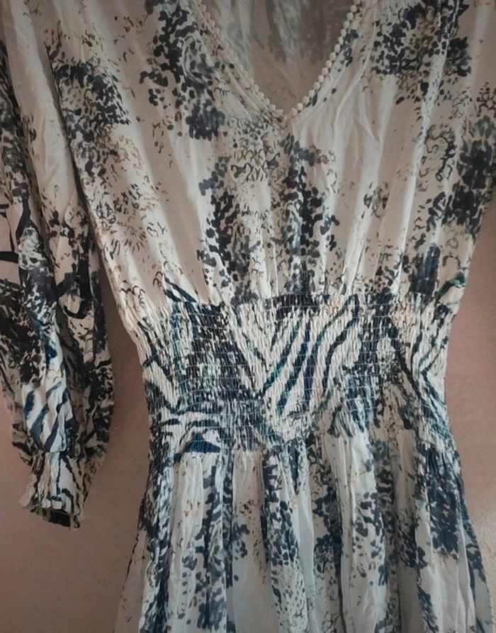 Robe mi-longue, col V , légère, taille 38 . Exetera - photo numéro 7