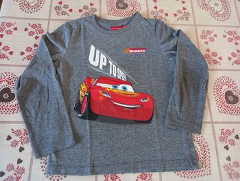 Pull manches longues.