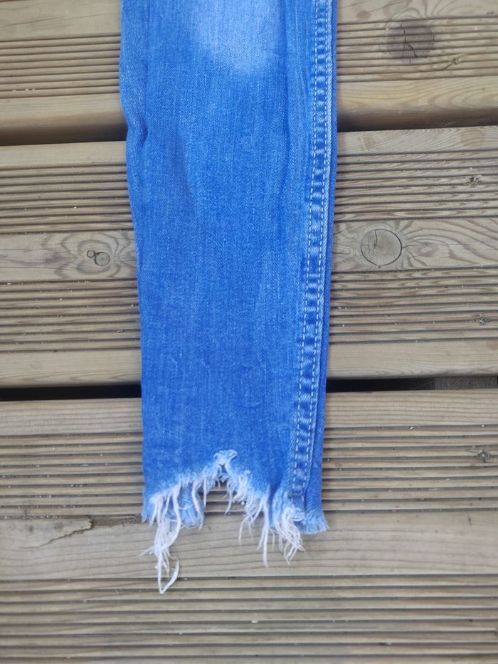 Jean Skinny Troué Taille Basse Bershka – Femme Taille S/36 – Look Y2K 🔥 - photo numéro 2