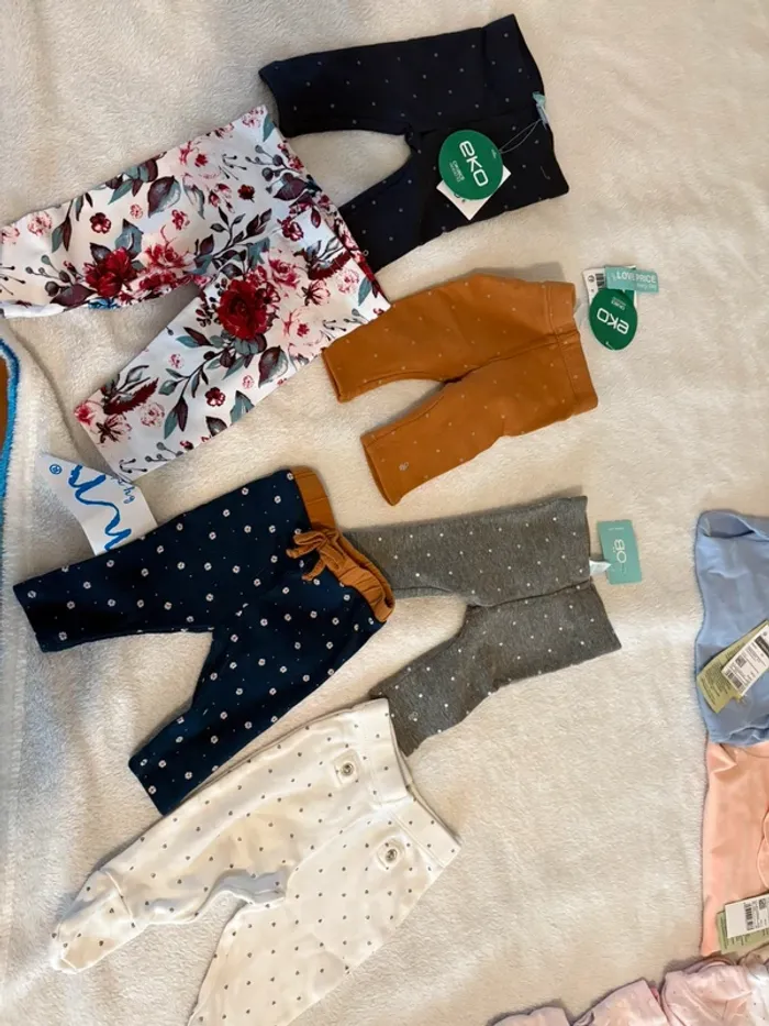 Lot complet vêtements bébé fille 1 mois (Benetton, DPAM, Orchestré) Neuf et Excellent état - photo numéro 10