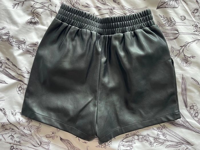 short en cuir kiabi noir - photo numéro 2