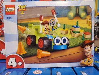 LEGO 10766 TOY STORY 4 - Woody et RC.