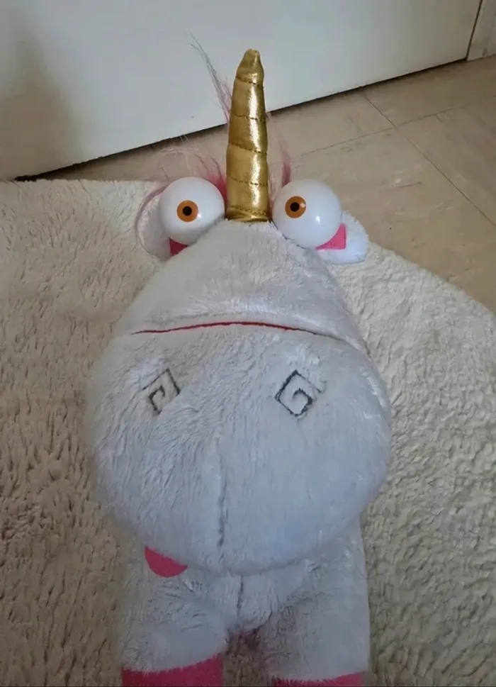 Peluche lumineuse et musique 30cm moi moche et méchant 3 - photo numéro 2