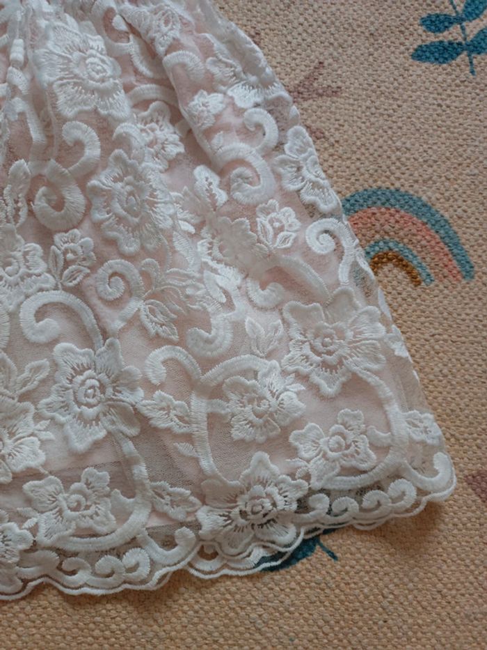 Robe dentelle blanche rose pâle 3 ans - photo numéro 4