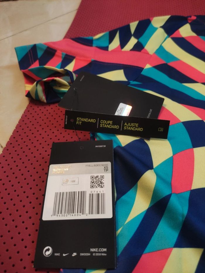 Maillot de foot FC Barcelone, Nike Authentique Officiel taille Femme XS, Neuf - photo numéro 15