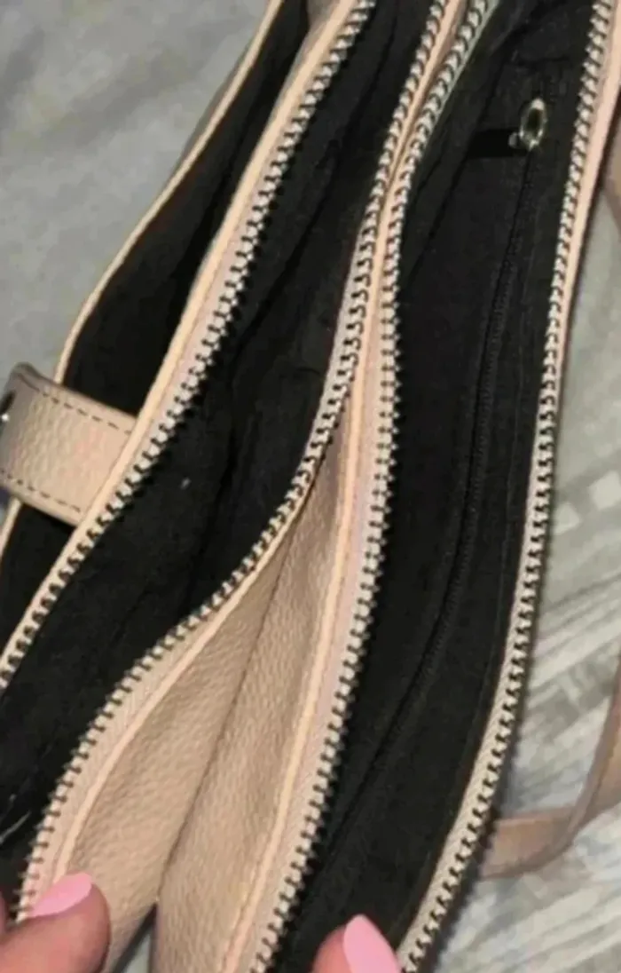 Petit sac à mains beige en très bon état - photo numéro 4