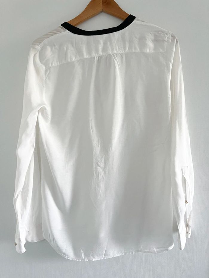 Blouse manches longues noir et blanche Zara avec boutons dorés - photo numéro 8