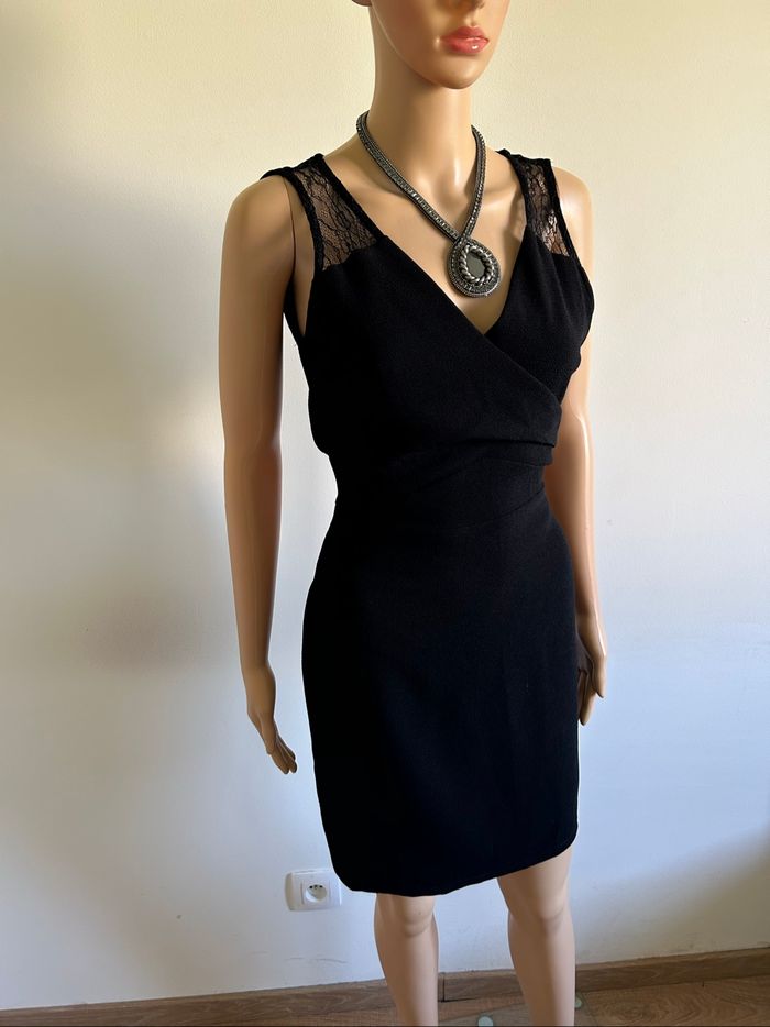 Robe noire sans manches avec dentelle Morgan taille 38 comme neuve - photo numéro 2
