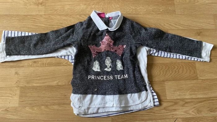 Lot vêtements disney fille