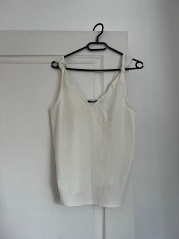 Top blanc à bretelles à noeuds 