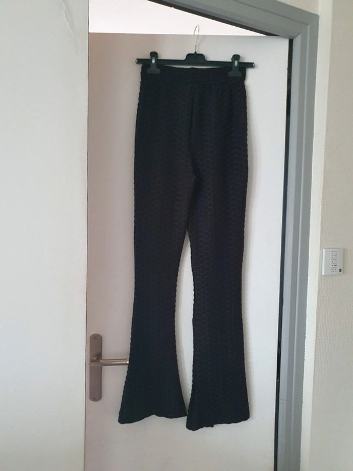 Pantalon évasé Neuf taille S/M - photo numéro 5