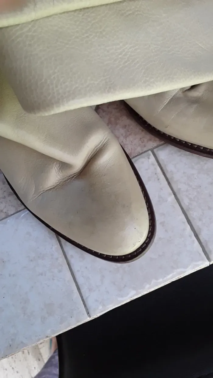 Bottes taille 38, très beau cuir - photo numéro 13