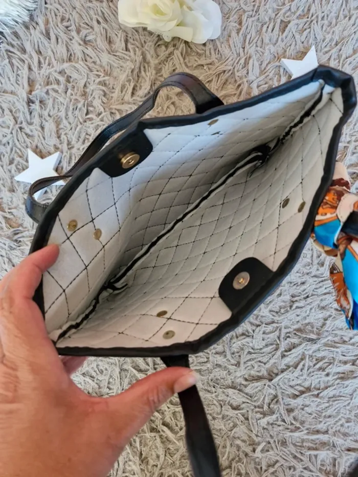 🎀 Petit sac matelassé avec écharpe - photo numéro 5