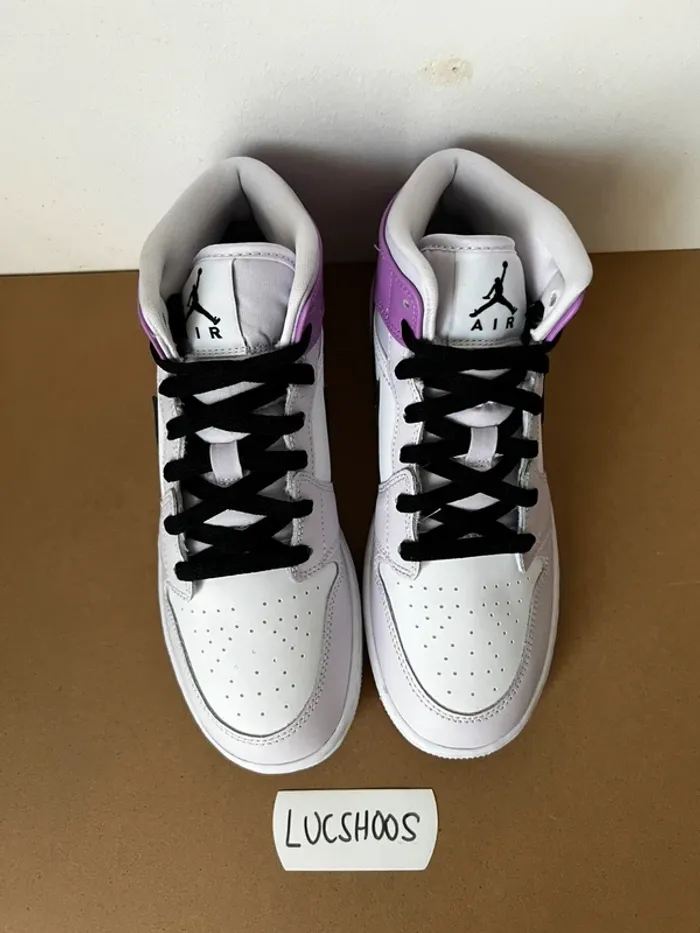 Nike Air Jordan 1 Mid Barely Grape - 38,5 - photo numéro 4