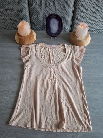 T-shirt nude top 38
