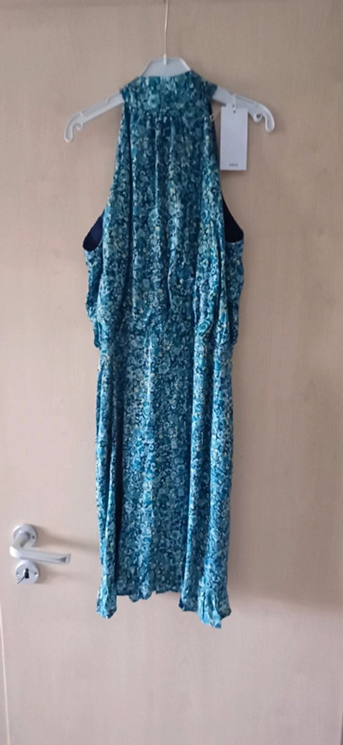Robe courte mango taille 14 ans = 165 cm. Neuve avec étiquette