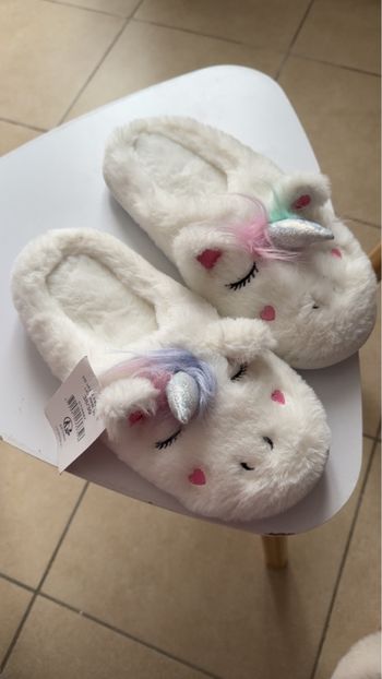 Pantoufle licorne 