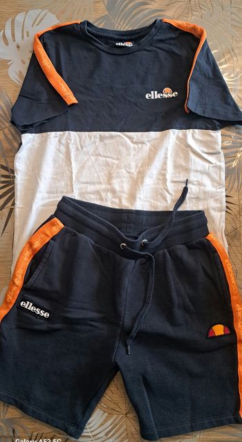 Ensemble ellesse