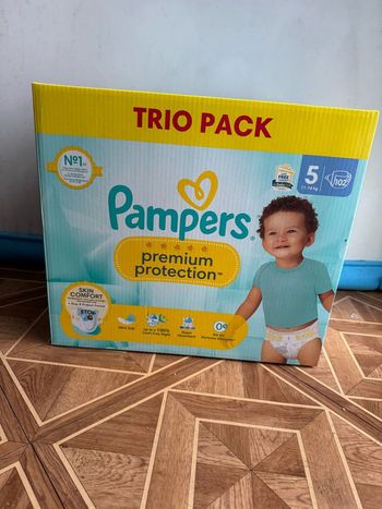 102 couches Pampers premium taille 5