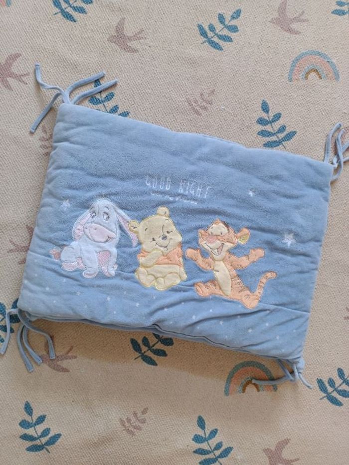 Tour de lit winnie et ses amis velours Disney