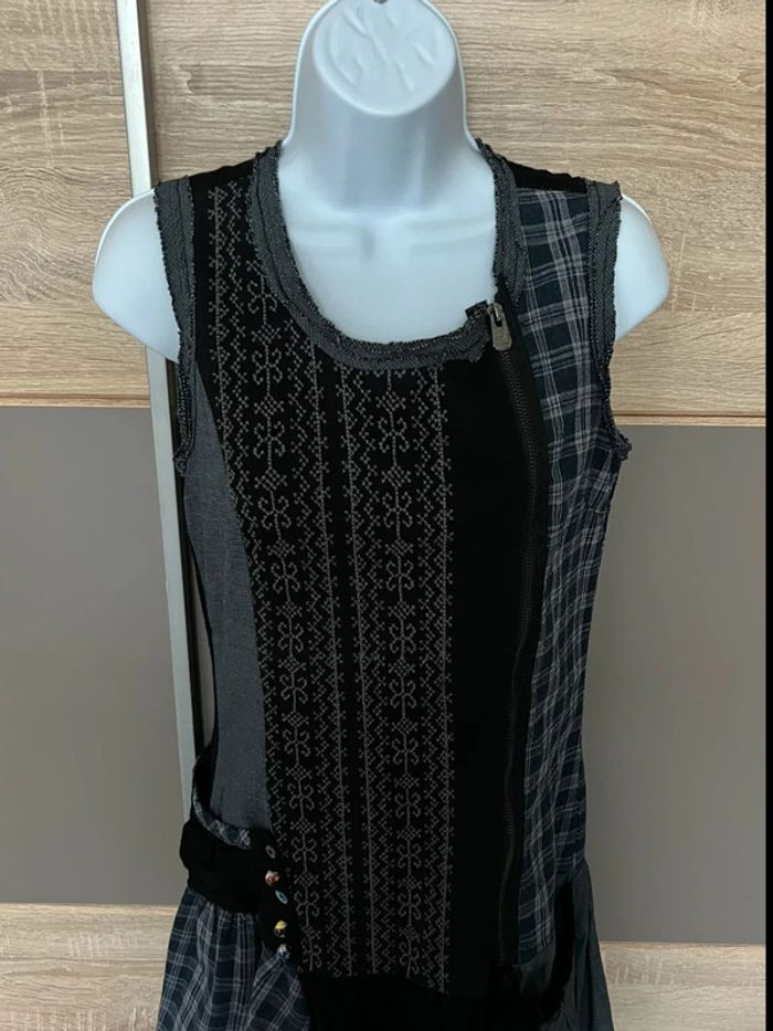 Robe Desigual originale et graphique – Taille 36 - photo numéro 3