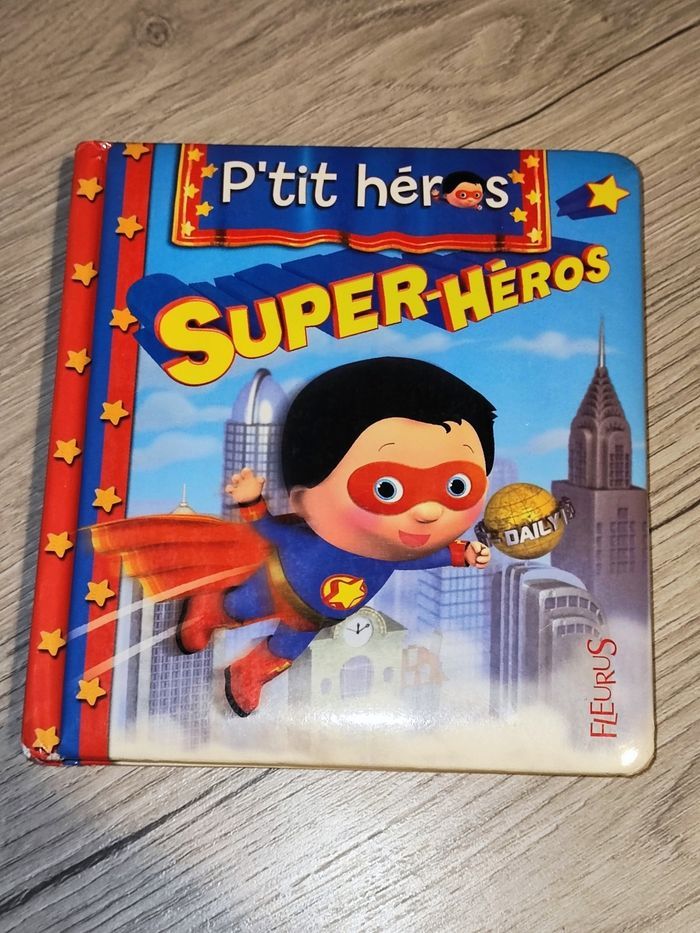 Livre " super - héros"