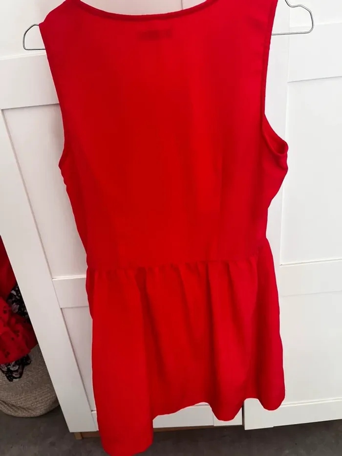 Robe rouge avec noeuds - photo numéro 5