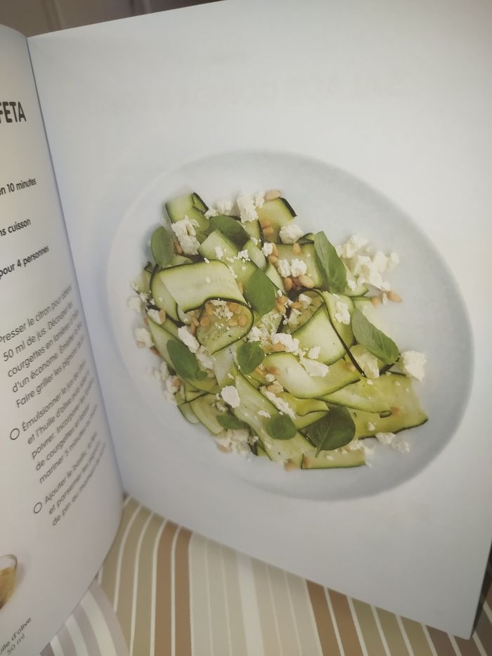 Livre 100 recettes Veggie Neuf - photo numéro 5