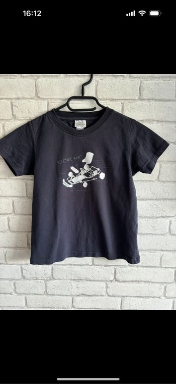 Tee shirt cyrillus taille 8 ans