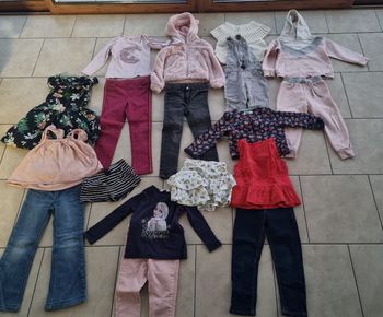 Joli lot 4-5 ans fille