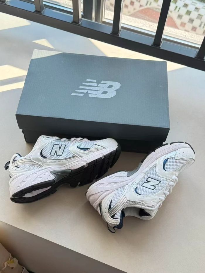 New Balance 530 White Silver Navy- Taille 40 - photo numéro 3