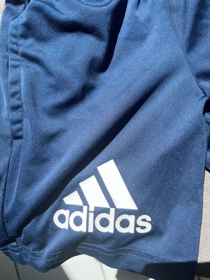 Short ADIDAS 5/6 ans - photo numéro 2