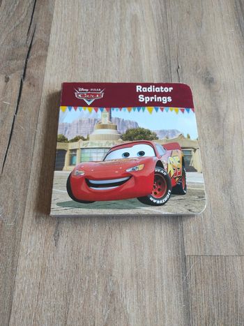 Petit livre : Cars : radiator springs