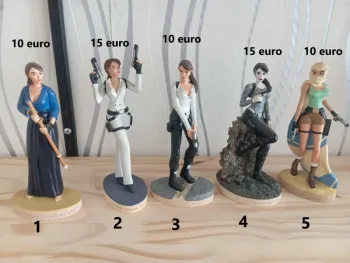 figurines lara croft