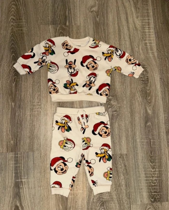 Ensemble Mickey neuf 74 cm.