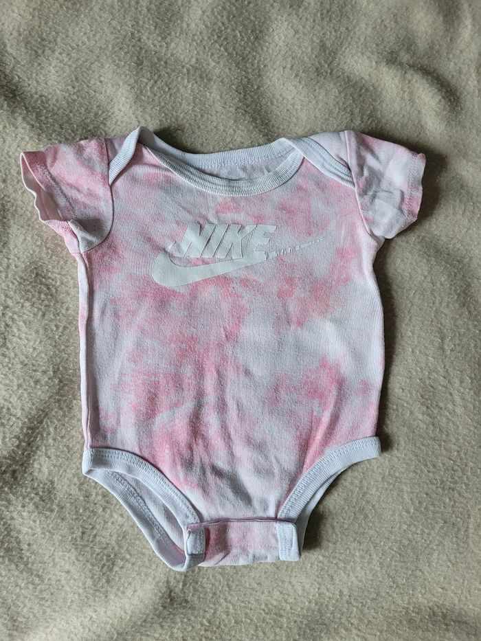 Body Nike 6 mois 70 cm