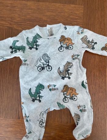 Pyjama Kiabi dinosaures 1 mois velours