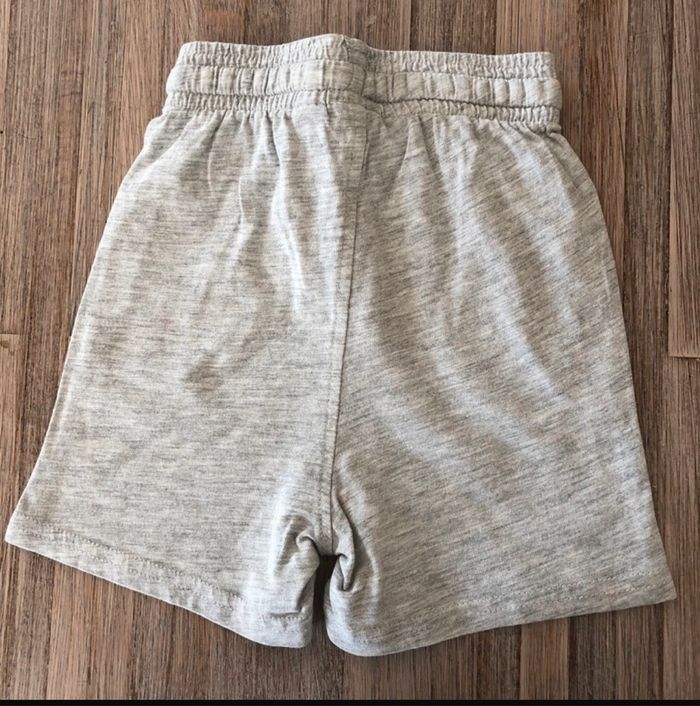 Short « Kiabi » 3 ans - photo numéro 2