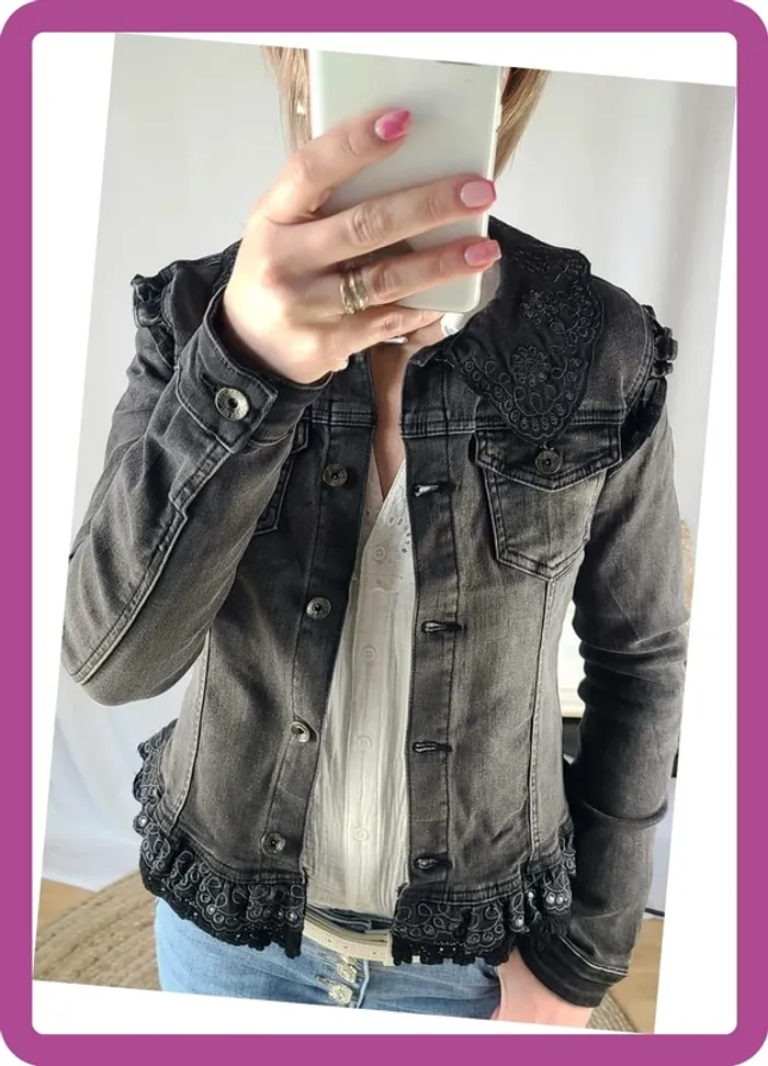 Veste en jean col brodé et sequins, originale, NEUVE, taille M - photo numéro 3